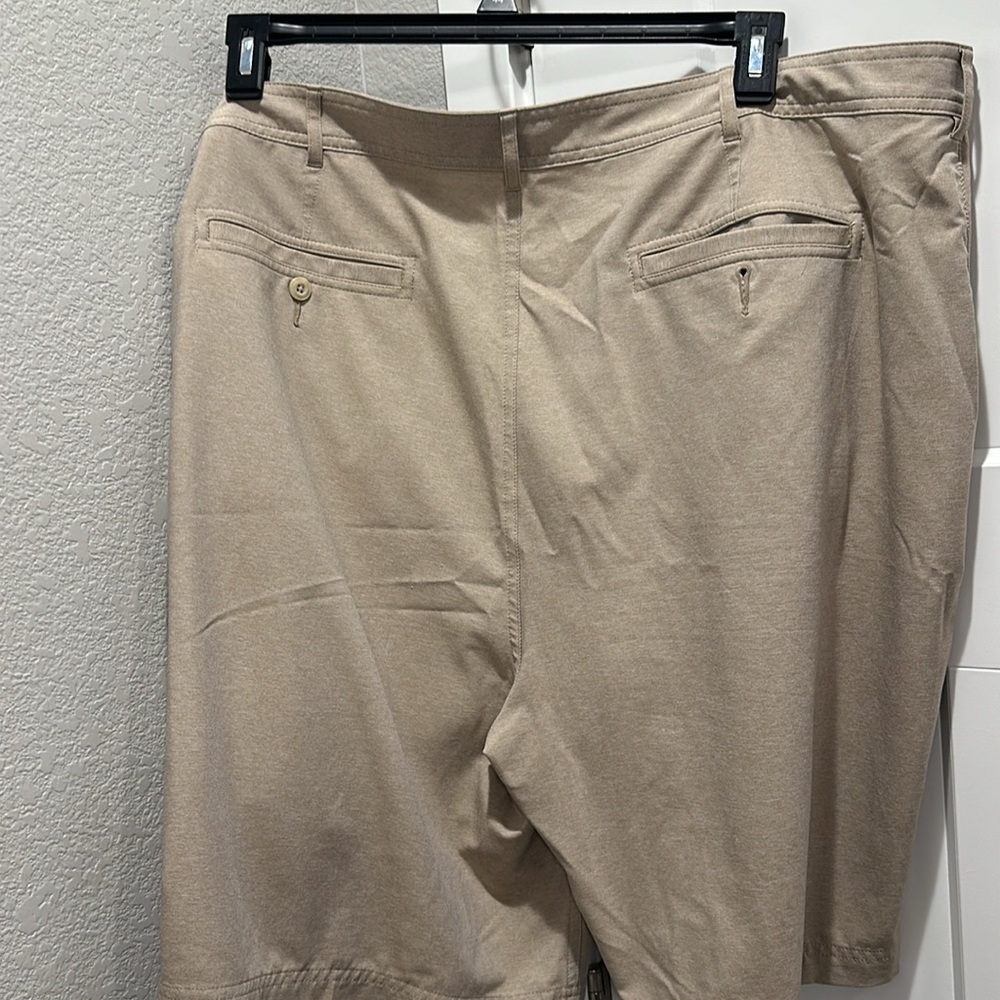 Men’s size 44 tall Roundtree and York Performance shorts - Picture 3 of 3